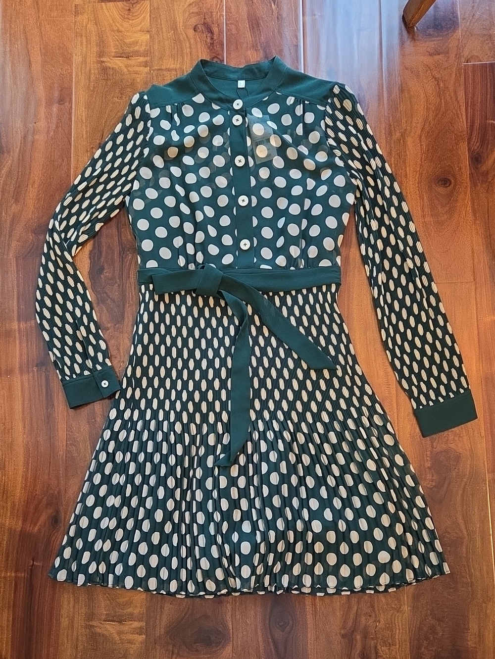 LK Bennett Cora Green And Cream Spotted Pleated Dress - Picture 6 of 16
